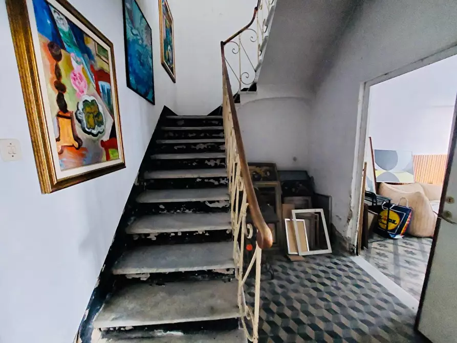 Immagine 10 di Villa in vendita  a Viareggio