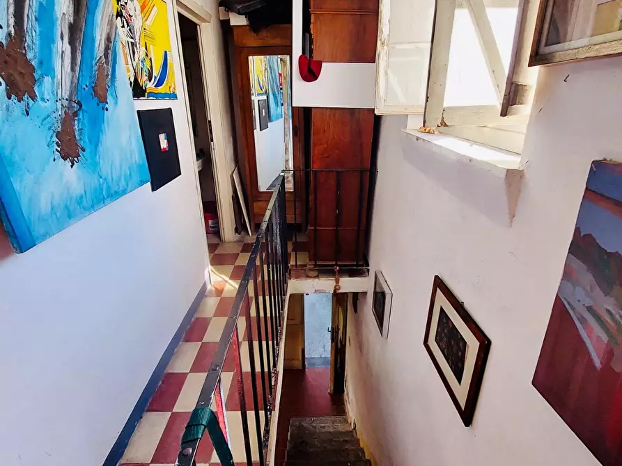 Immagine 25 di Villa in vendita  a Viareggio