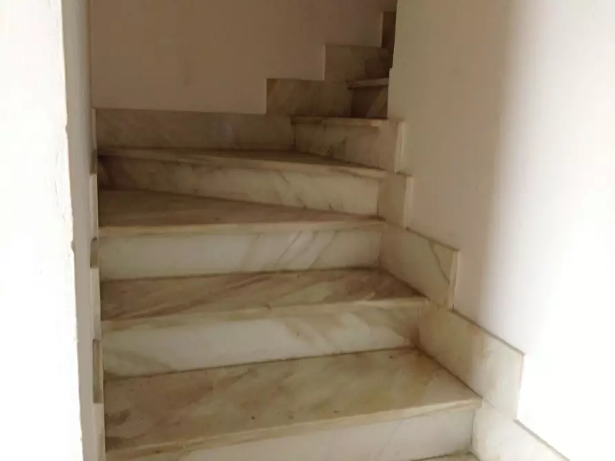 Immagine 13 di Villetta a schiera in vendita  a Massa