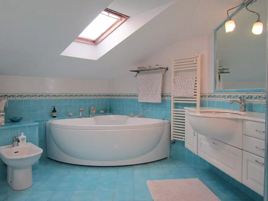 Immagine 83 di Appartamento in vendita  a Carrara