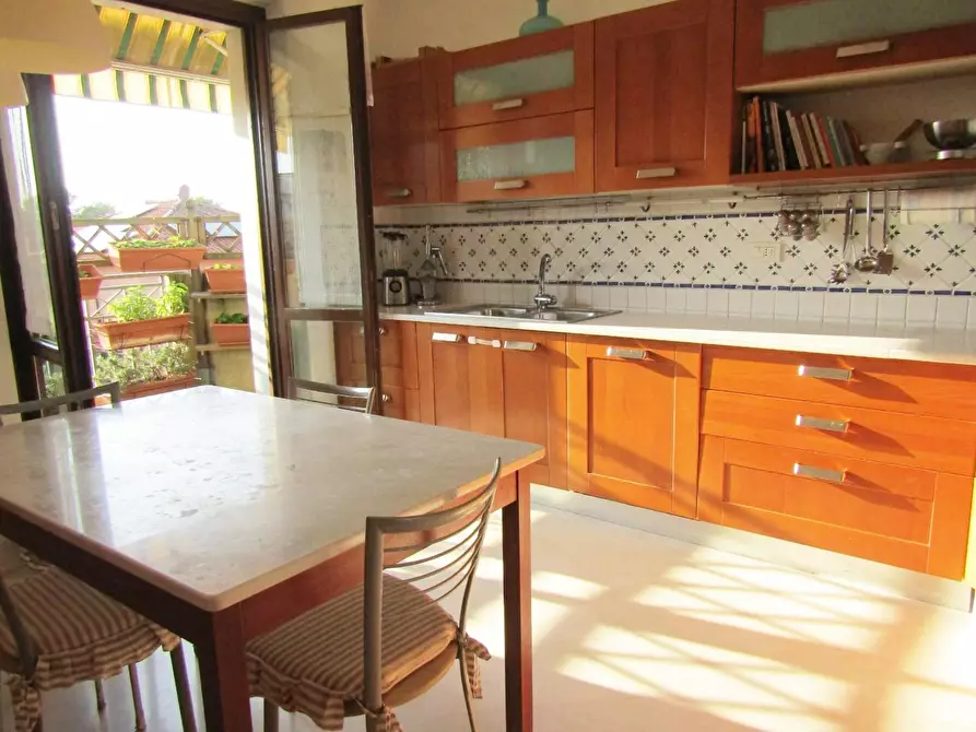 Immagine 33 di Appartamento in vendita  a Carrara