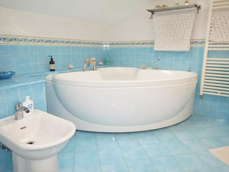 Immagine 78 di Appartamento in vendita  a Carrara