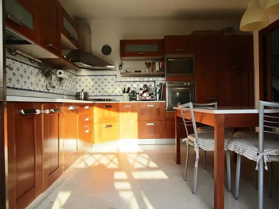 Immagine 24 di Appartamento in vendita  a Carrara