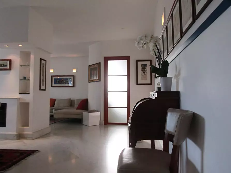 Immagine 5 di Appartamento in vendita  a Carrara