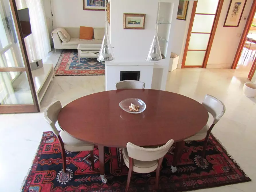 Immagine 2 di Appartamento in vendita  a Carrara