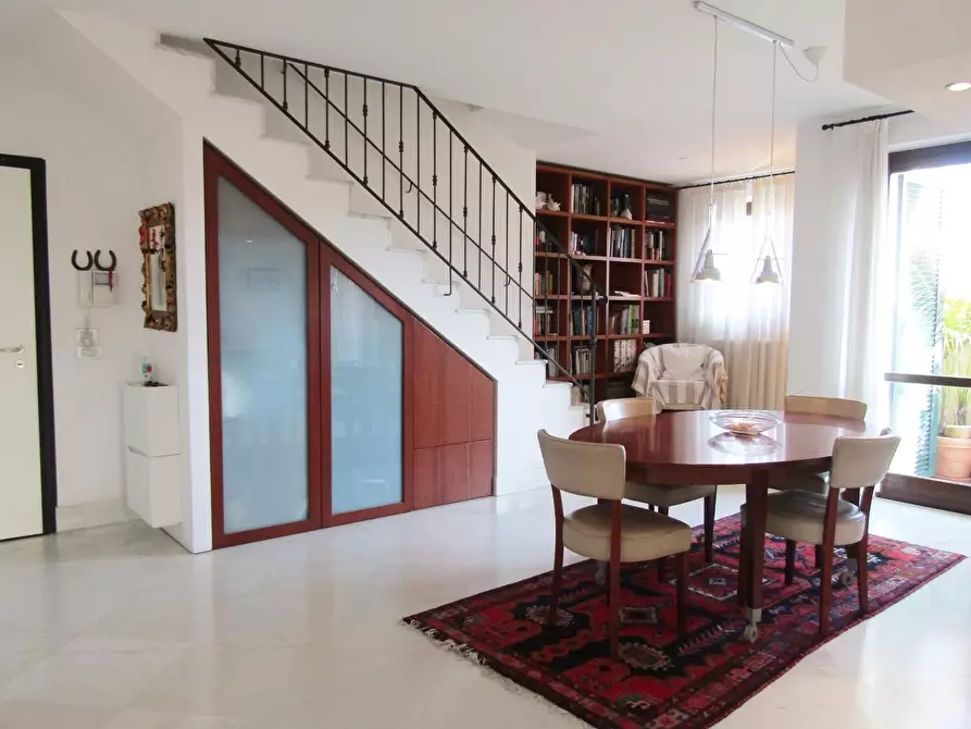 Immagine 10 di Appartamento in vendita  a Carrara