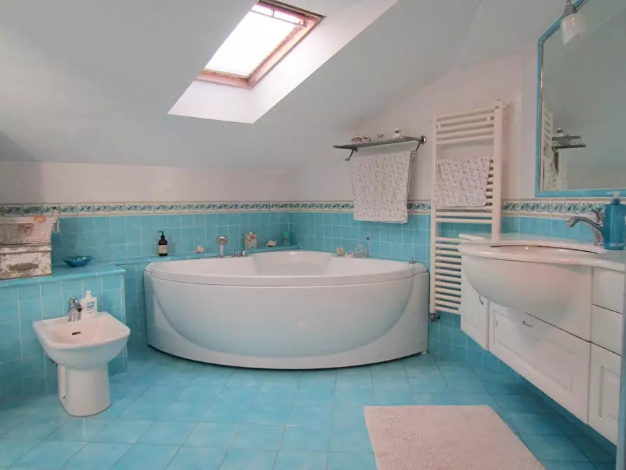 Immagine 77 di Appartamento in vendita  a Carrara