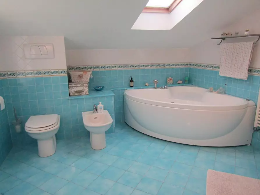 Immagine 81 di Appartamento in vendita  a Carrara