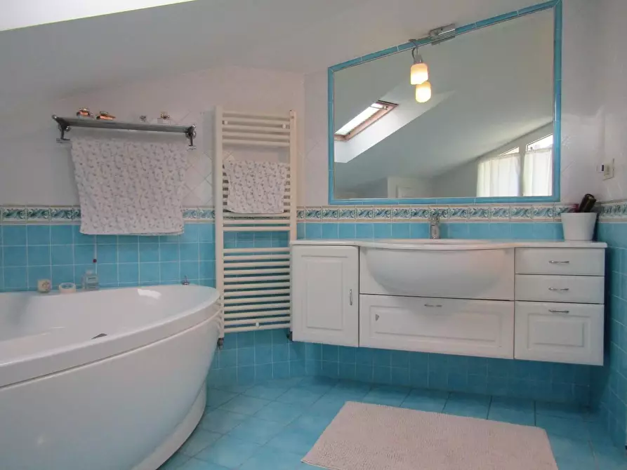 Immagine 80 di Appartamento in vendita  a Carrara