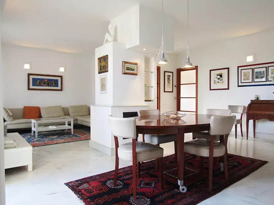 Immagine 8 di Appartamento in vendita  a Carrara