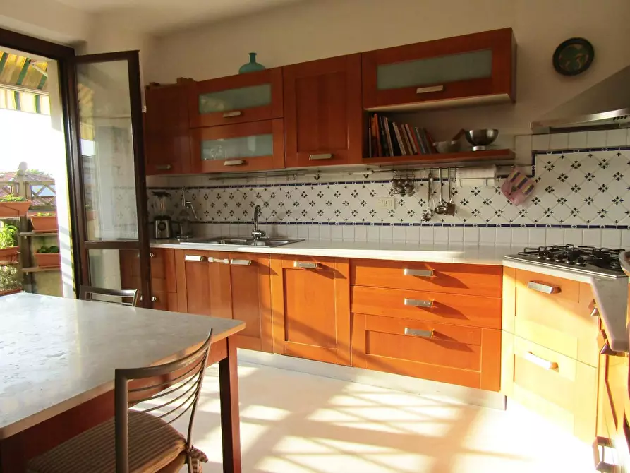 Immagine 28 di Appartamento in vendita  a Carrara