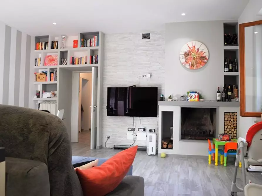 Immagine 7 di Casa bifamiliare in vendita  a Colle Di Val D'elsa