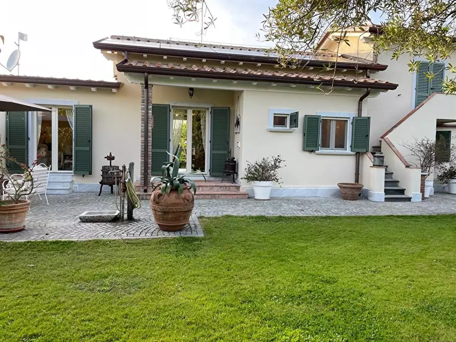 Immagine 5 di Casa colonica in affitto  a Forte Dei Marmi