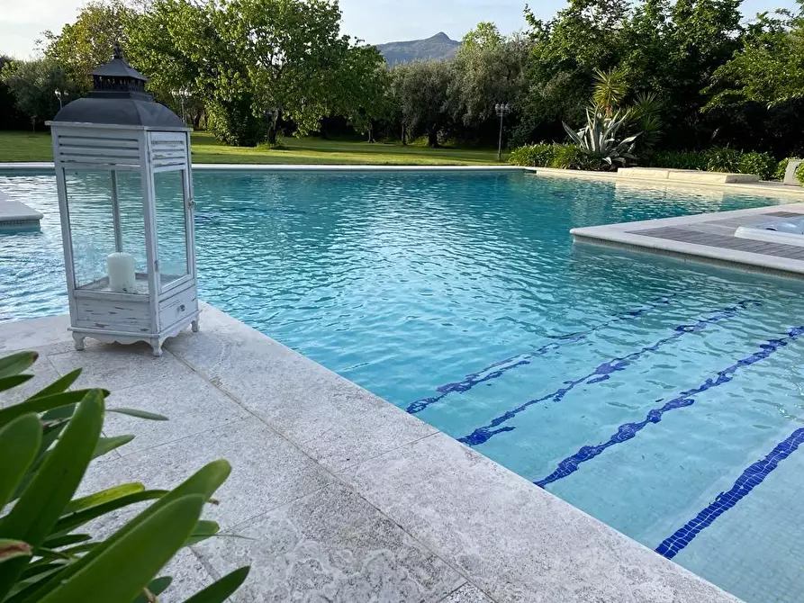 Immagine 2 di Casa colonica in affitto  a Forte Dei Marmi