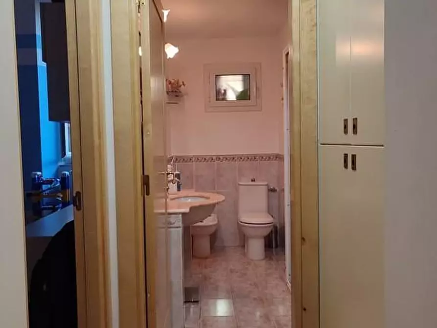 Immagine 11 di Appartamento in vendita  a Carrara