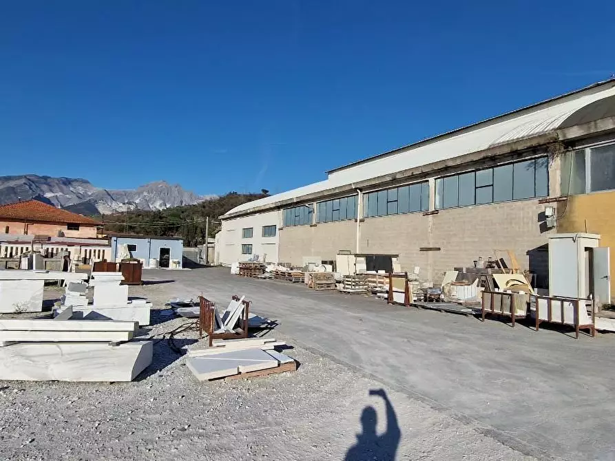 Immagine 1 di Capannone industriale in vendita  a Carrara