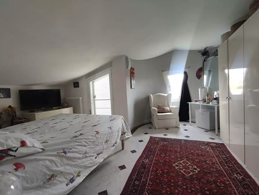 Immagine 24 di Villa in vendita  a Carrara