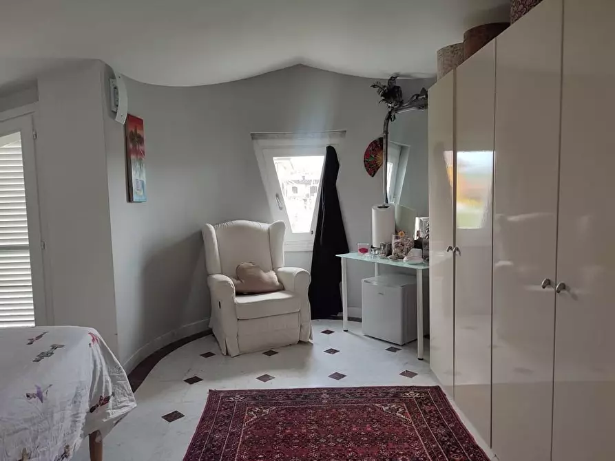 Immagine 23 di Villa in vendita  a Carrara