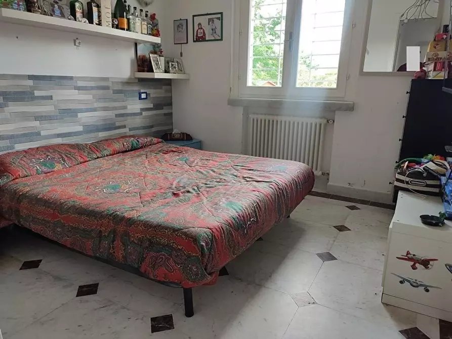 Immagine 9 di Villa in vendita  a Carrara