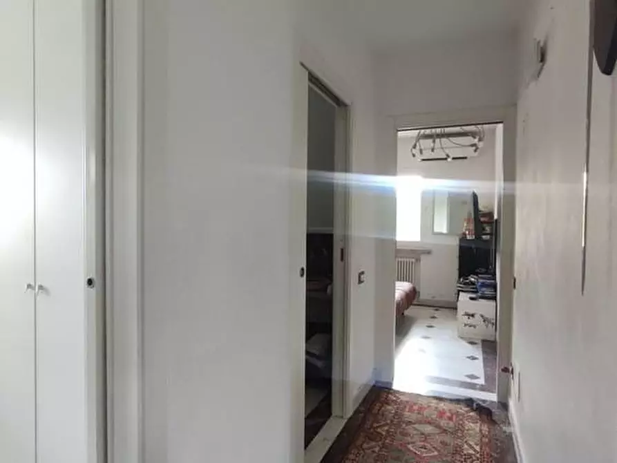 Immagine 12 di Villa in vendita  a Carrara