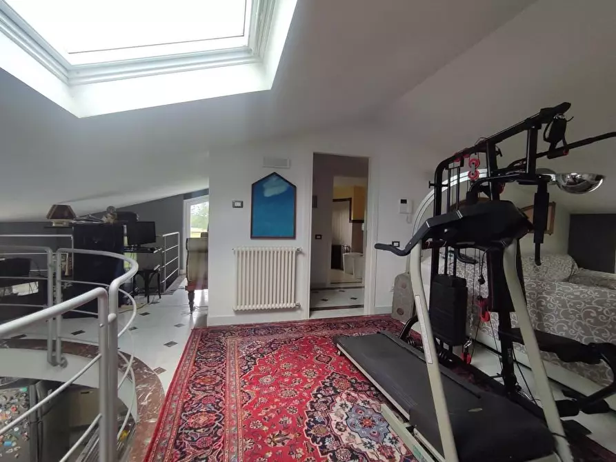 Immagine 32 di Villa in vendita  a Carrara