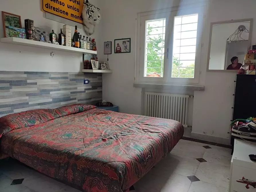 Immagine 8 di Villa in vendita  a Carrara