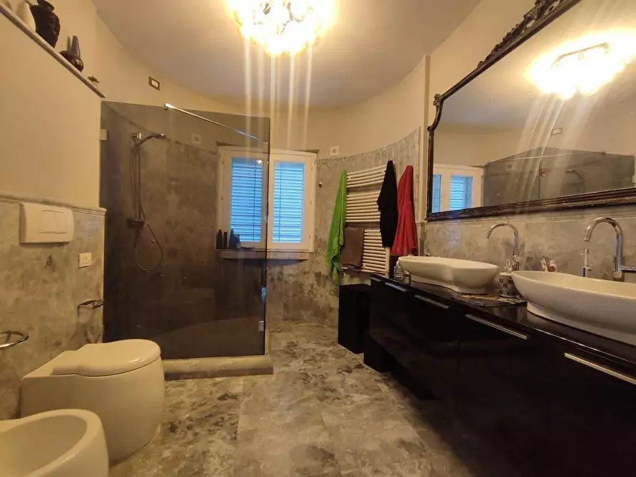 Immagine 14 di Villa in vendita  a Carrara