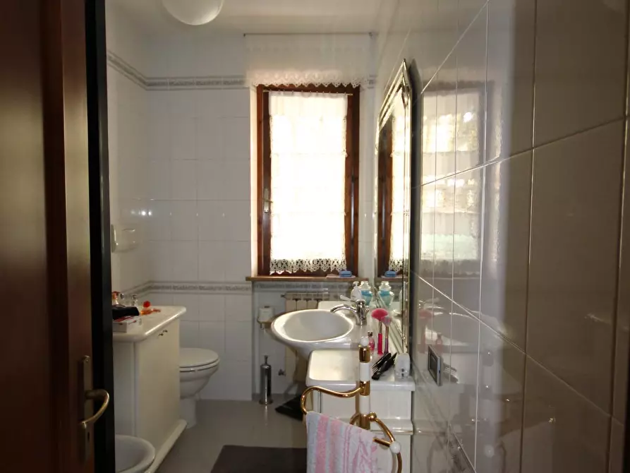 Immagine 6 di Appartamento in vendita  a Siena