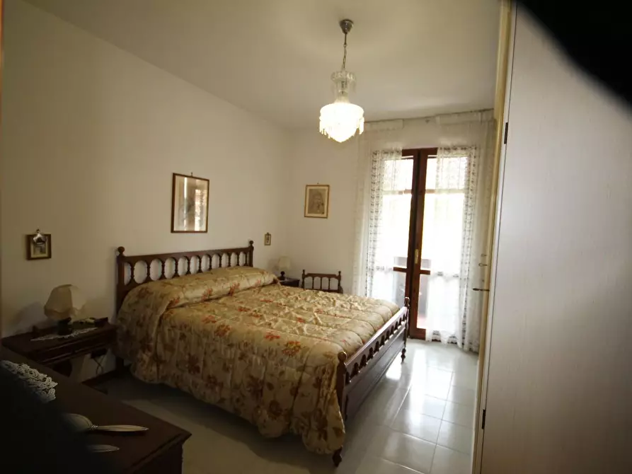 Immagine 4 di Appartamento in vendita  a Siena