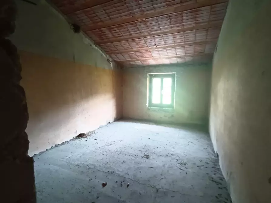 Immagine 45 di Terreno residenziale in vendita  a Capannori