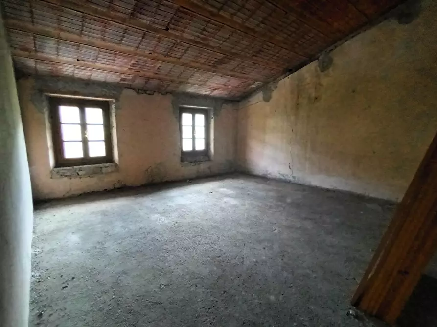 Immagine 42 di Terreno residenziale in vendita  a Capannori