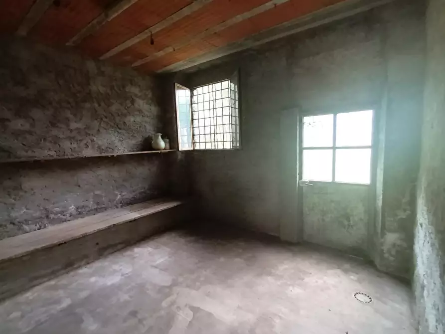 Immagine 11 di Terreno residenziale in vendita  a Capannori