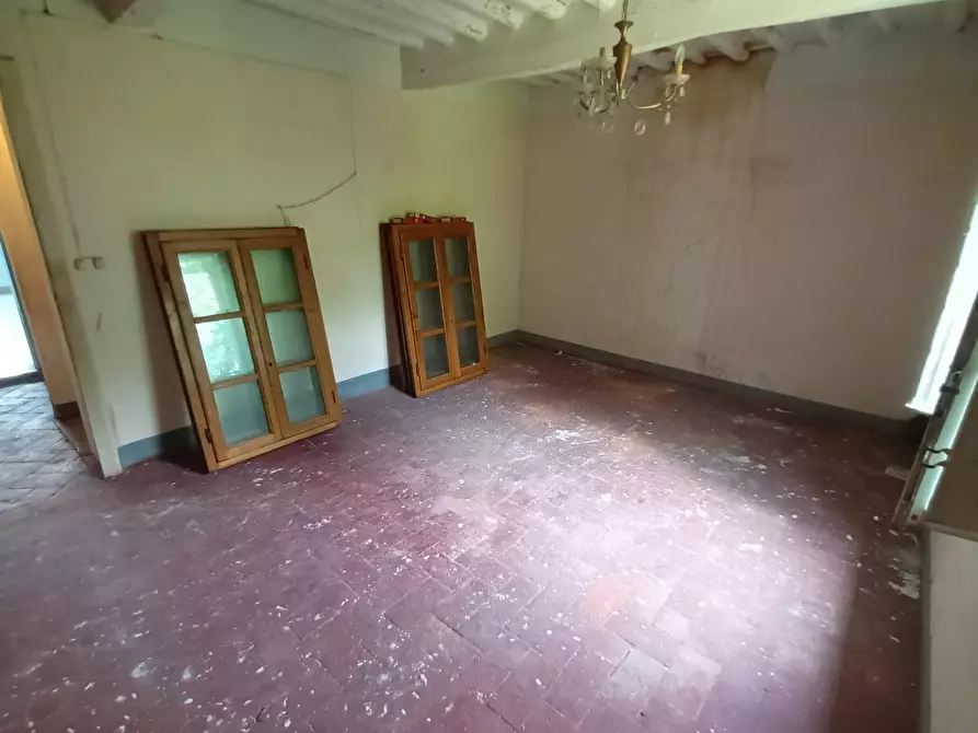 Immagine 32 di Terreno residenziale in vendita  a Capannori