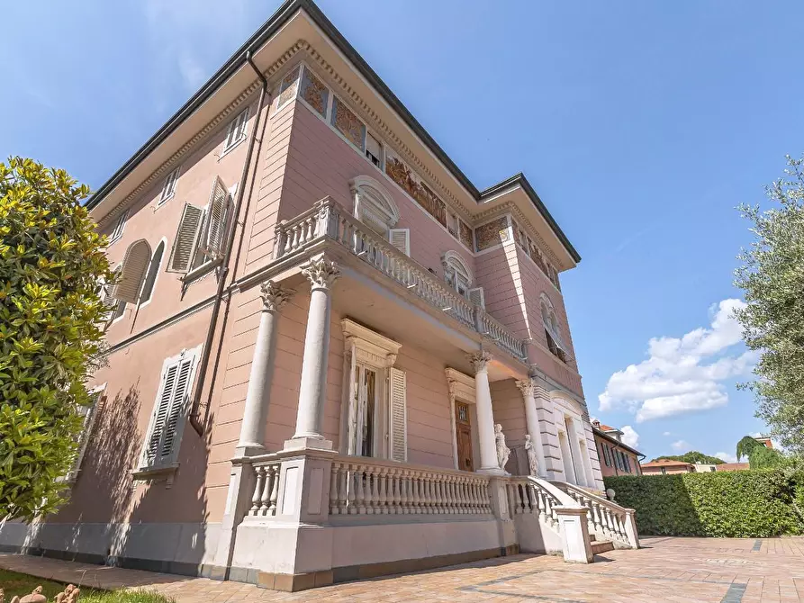 Immagine 1 di Villa in vendita  a Santa Croce Sull'arno