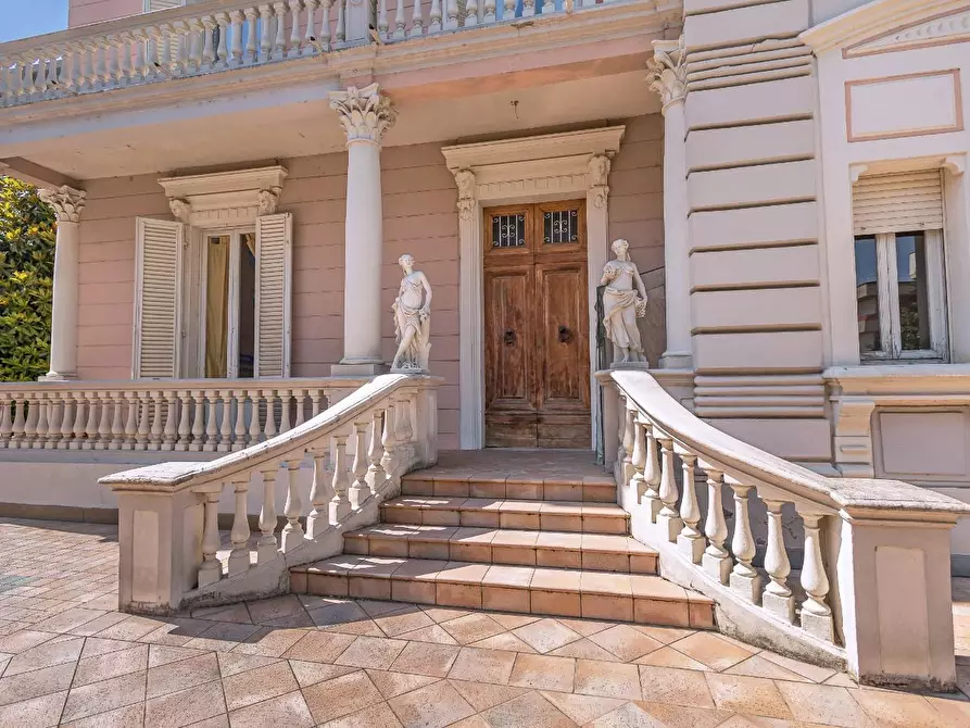 Immagine 2 di Villa in vendita  a Santa Croce Sull'arno