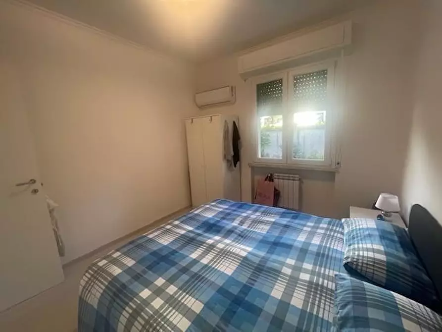 Immagine 21 di Appartamento in vendita  a Massa