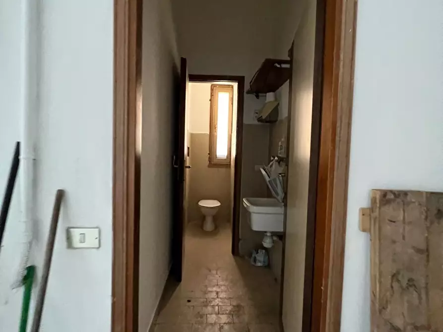 Immagine 9 di Laboratorio in affitto  a Vinci