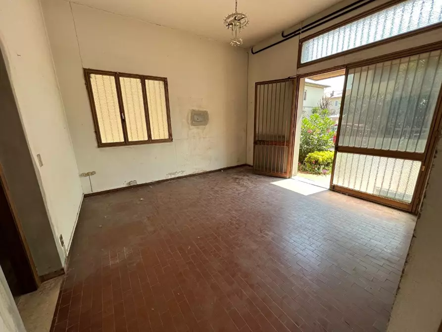 Immagine 6 di Laboratorio in affitto  a Vinci