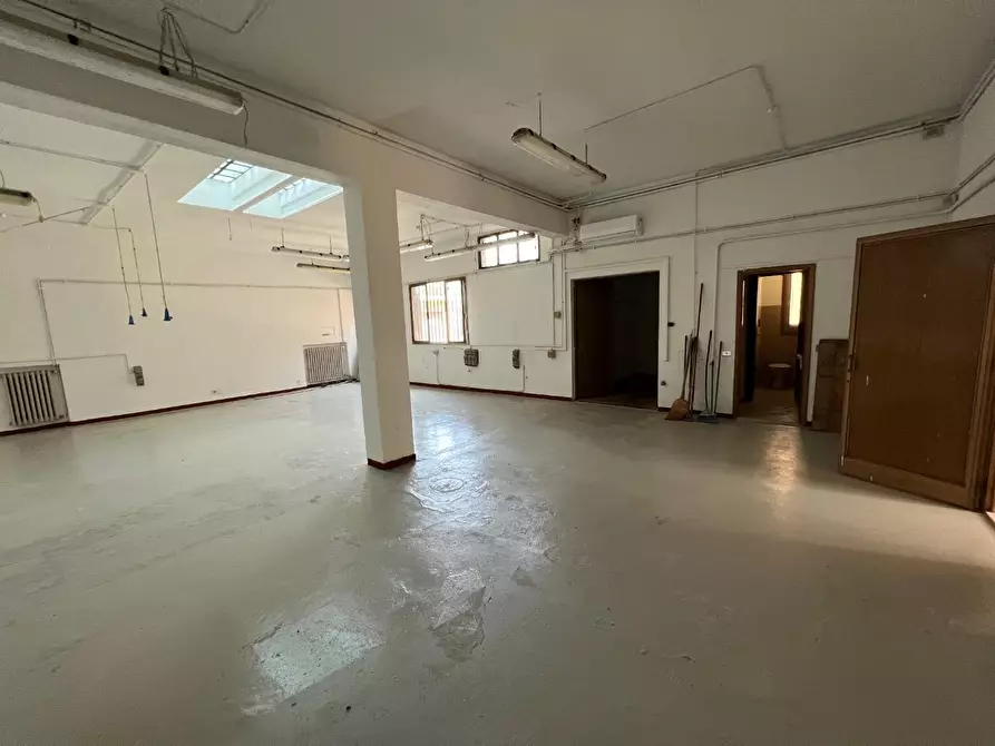 Immagine 5 di Laboratorio in affitto  a Vinci