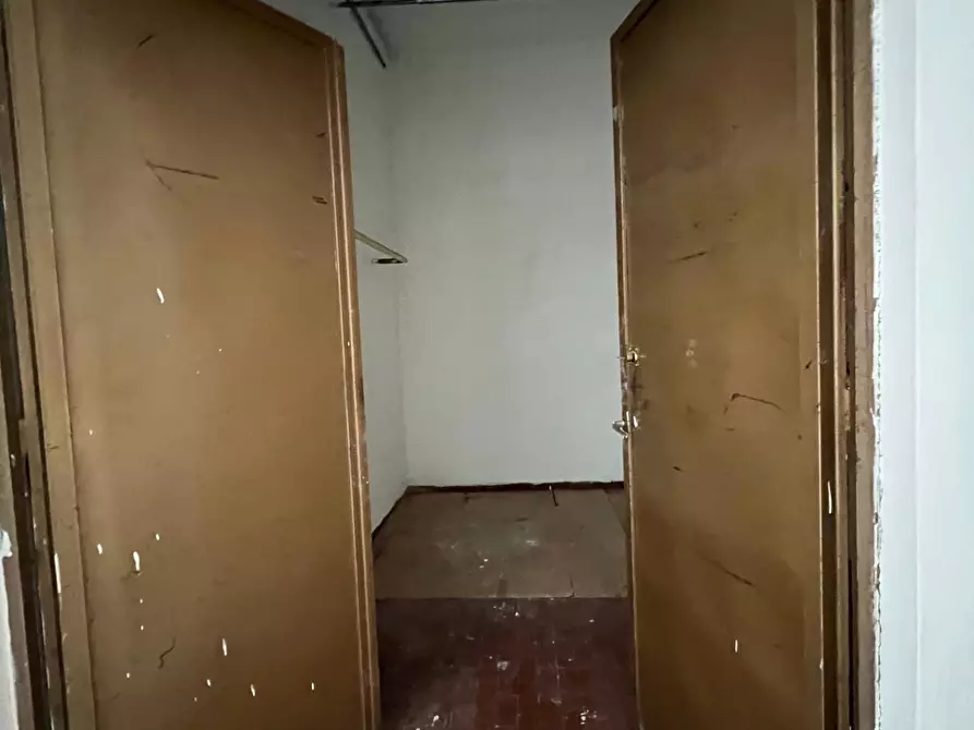 Immagine 10 di Laboratorio in affitto  a Vinci