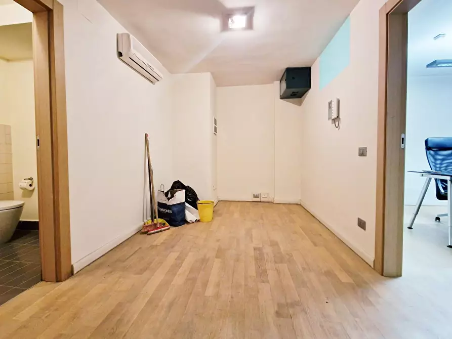 Immagine 6 di Ufficio in vendita  a Pisa