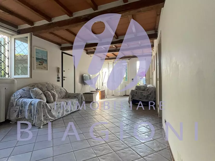 Immagine 3 di Casa bifamiliare in vendita  a Pietrasanta