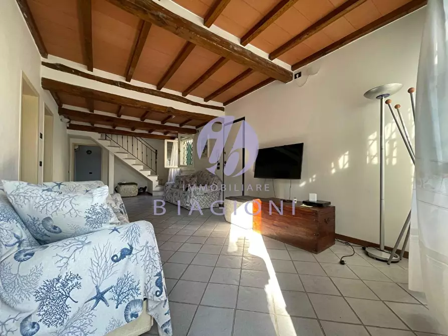 Immagine 9 di Casa bifamiliare in vendita  a Pietrasanta