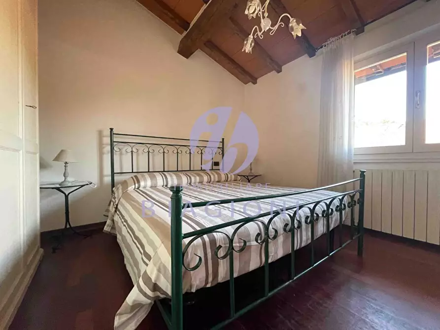 Immagine 21 di Casa bifamiliare in vendita  a Pietrasanta