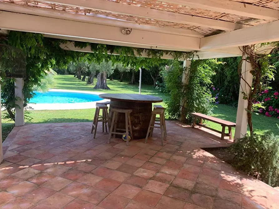 Immagine 23 di Villa in affitto  a Pietrasanta