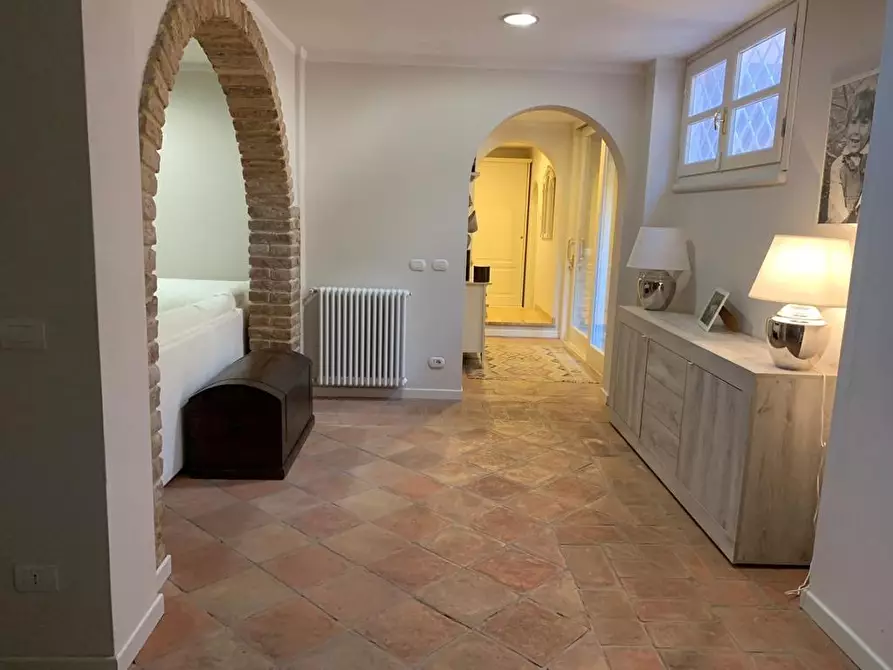 Immagine 11 di Villa in affitto  a Pietrasanta