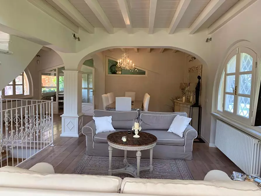 Immagine 5 di Villa in affitto  a Pietrasanta
