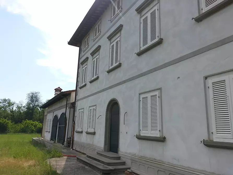 Immagine 12 di Villa in vendita  a Santa Maria A Monte