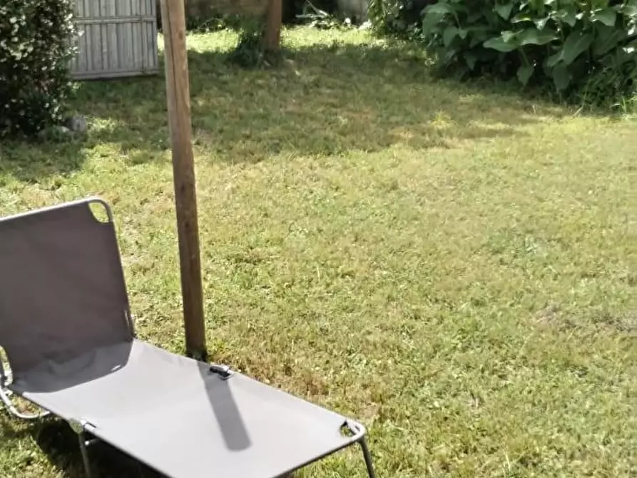 Immagine 16 di Casa semindipendente in vendita  a Massa