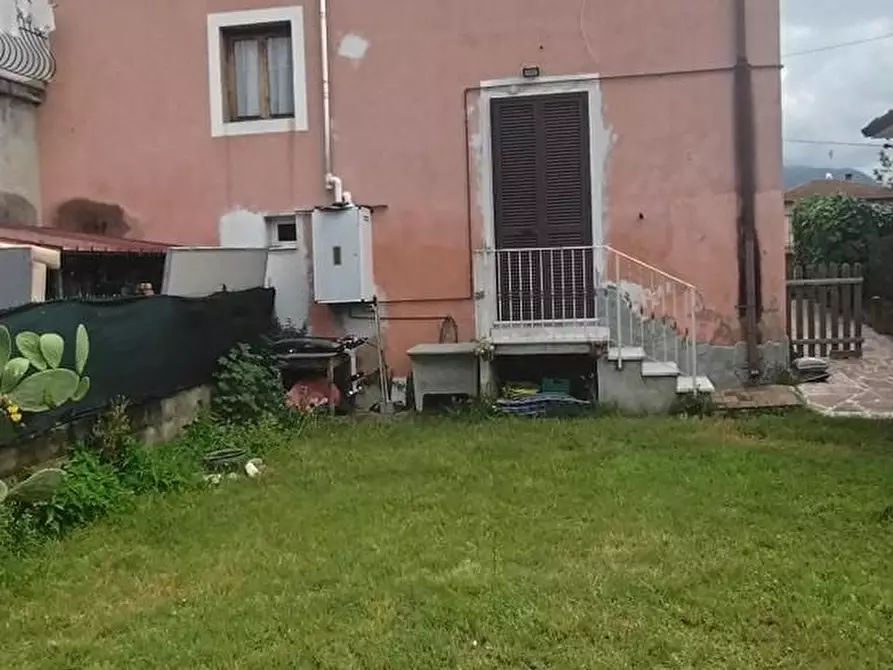 Immagine 2 di Casa semindipendente in vendita  a Massa